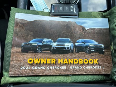 Certified 2024 Jeep Grand Cherokee Altitude RWD image 19