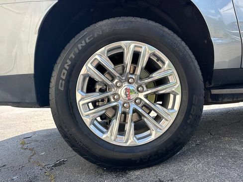 Used 2024 GMC Yukon XL SLT w/ SLT Luxury Package RWD image 18