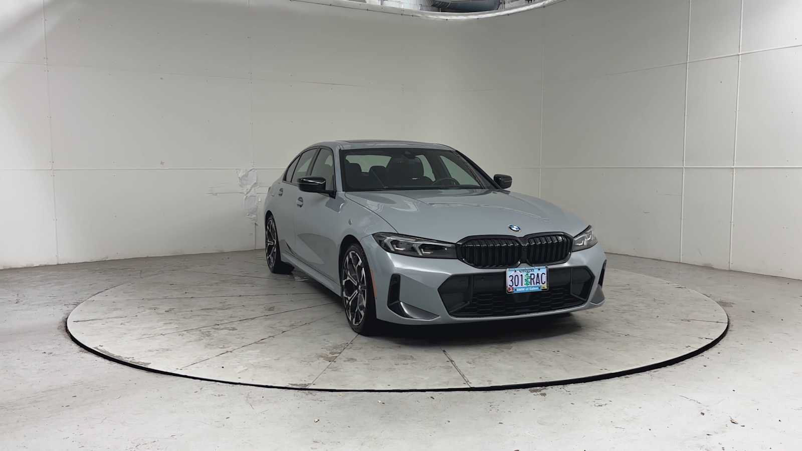 Used 2026 BMW 330i xDrive Sedan w/ M Sport Package AWD/4WD image 2