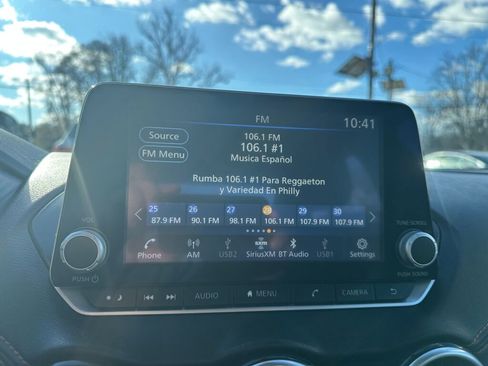 Used 2023 Nissan Sentra SR w/ SR Premium Package image 16