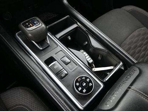 Used 2022 Nissan Pathfinder SV w/ SV Premium Package image 27