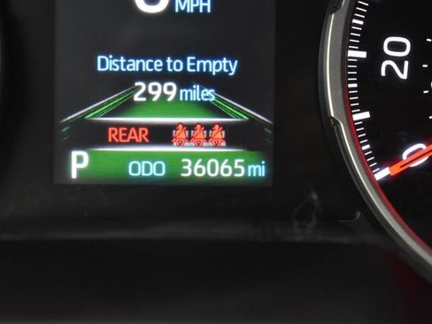 Used 2022 Toyota RAV4 LE FWD image 14