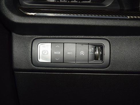 Used 2025 Chevrolet Traverse High Country image 35