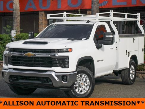 Used 2024 Chevrolet Silverado 3500 LT w/ Convenience Package image 4