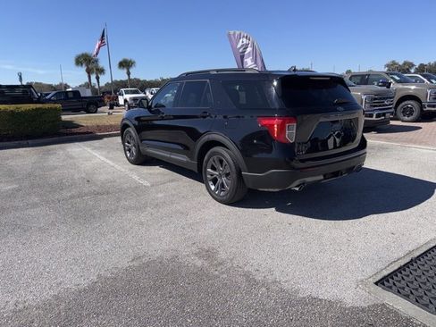 Used 2023 Ford Explorer XLT w/ Equipment Group 202A image 7
