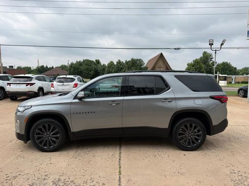 Used 2023 Chevrolet Traverse RS FWD image 4