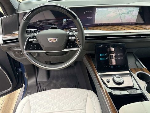 New 2026 Cadillac Escalade Platinum Luxury w/ LPO, Radiant Package image 17