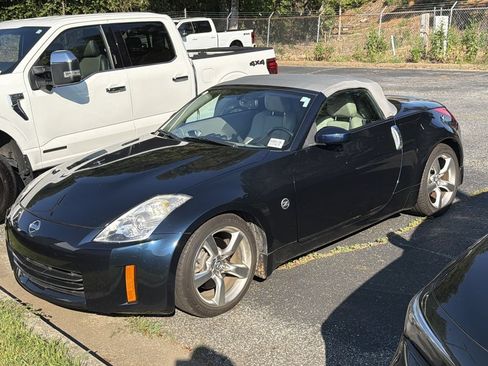 Used 2007 Nissan 350Z Touring RWD image 13
