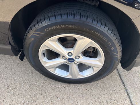 Used 2019 Ford Edge SE FWD image 7