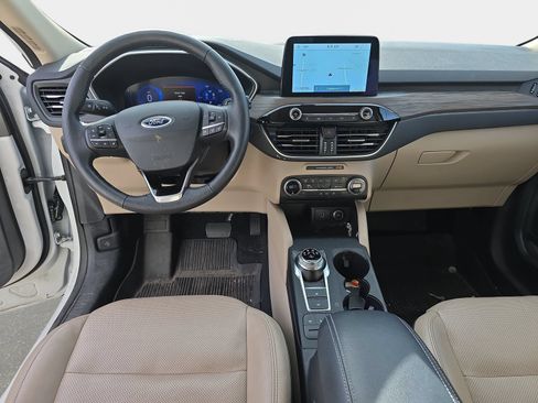 Used 2020 Ford Escape Titanium w/ Titanium Premium Package 2.0 FWD image 12