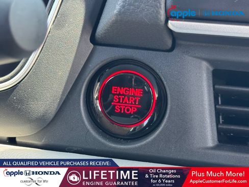 Used 2025 Honda Pilot Touring image 28