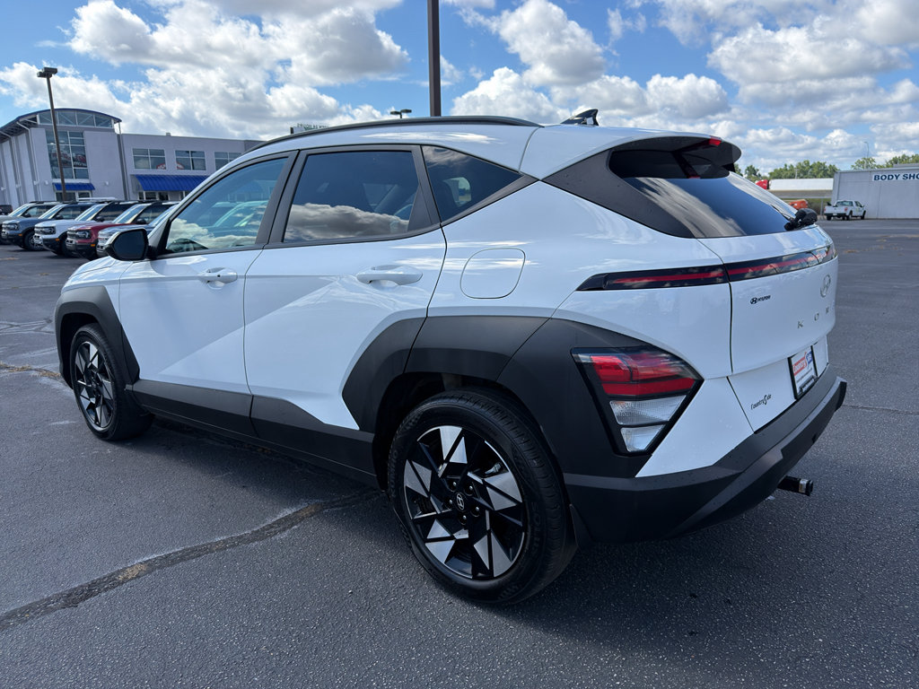 Used 2025 Hyundai Kona SEL FWD image 7