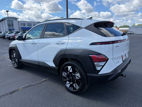 Used 2025 Hyundai Kona SEL FWD image 7