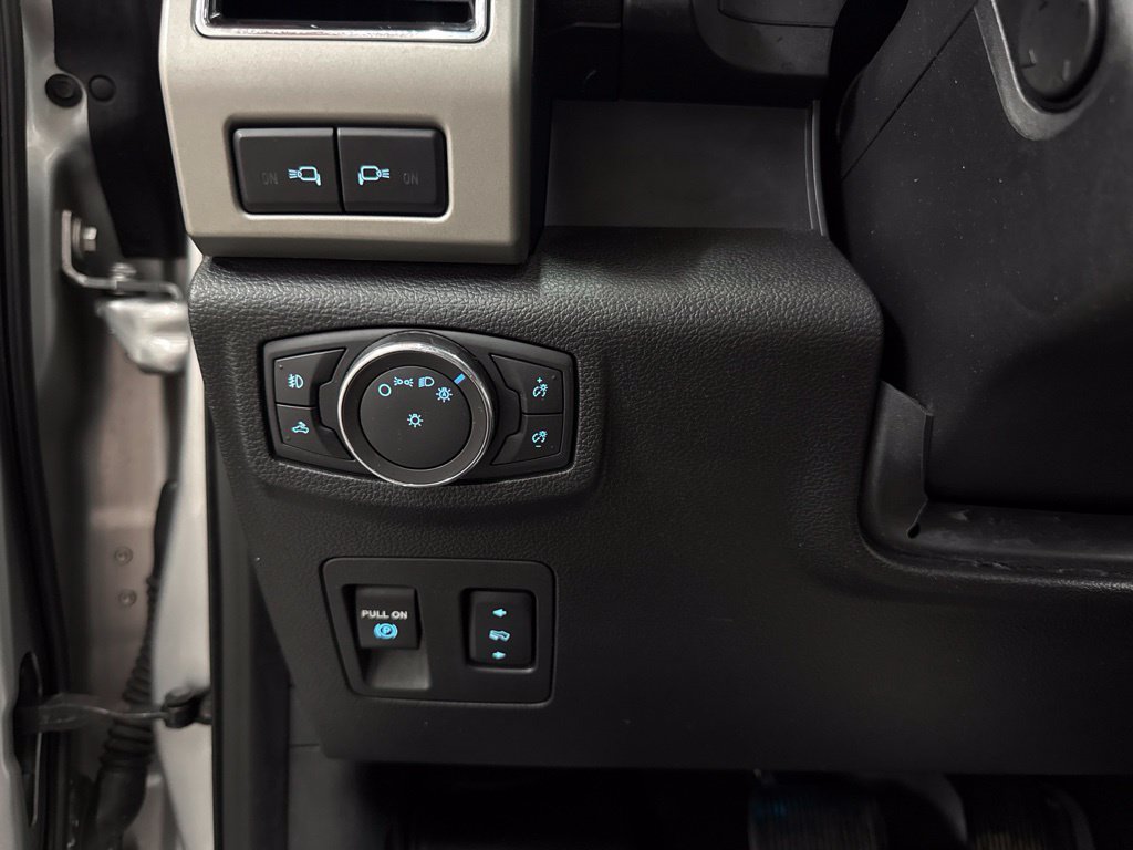 Used 2018 Ford F150 Lariat w/ Equipment Group 502A Luxury AWD/4WD image 17