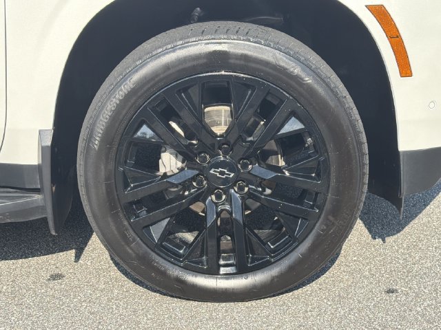 Used 2025 Chevrolet Suburban Premier AWD/4WD image 14