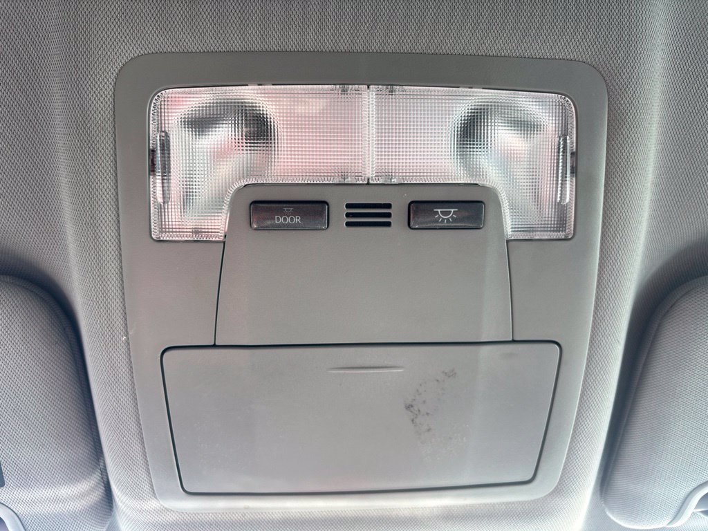 Used 2017 Toyota Highlander LE FWD image 15