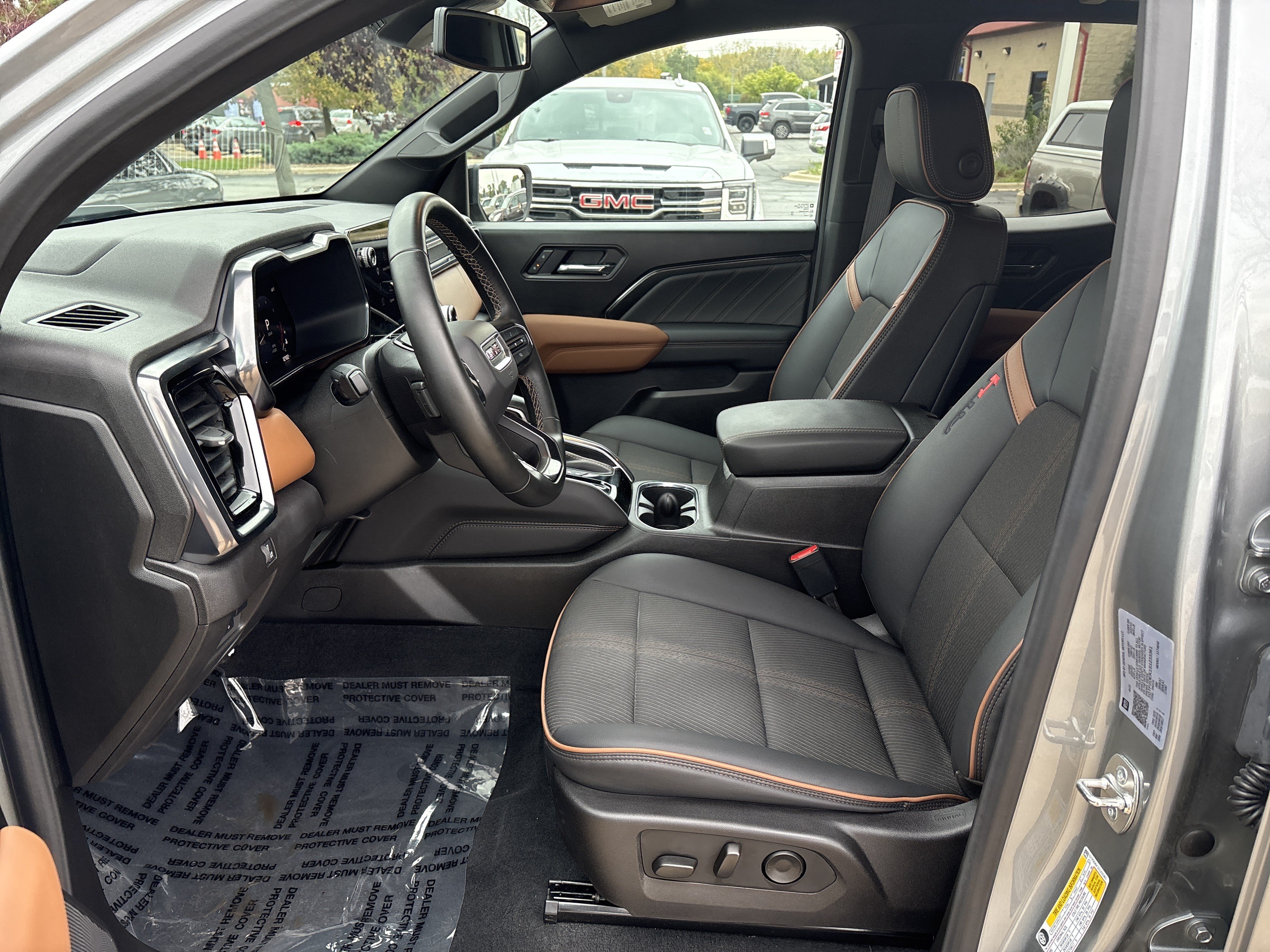 Used 2025 GMC Canyon AT4 AWD/4WD image 11