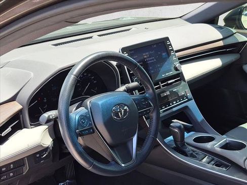 Used 2020 Toyota Avalon XLE w/ Moonroof Package FWD image 10