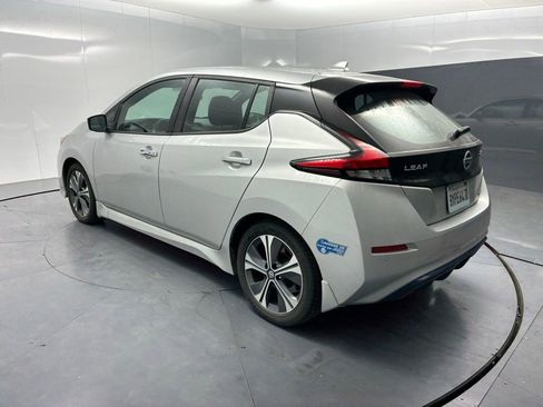Used 2022 Nissan Leaf SV image 3
