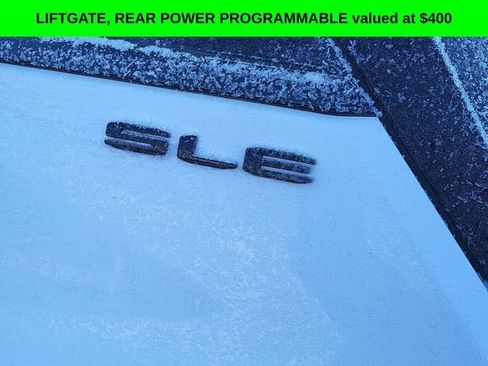 Used 2024 GMC Terrain SLE w/ Driver Convenience Package image 7