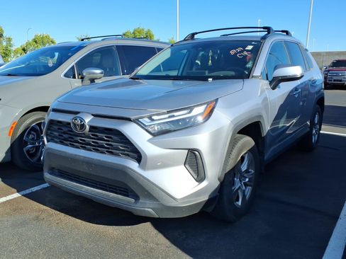 Used 2022 Toyota RAV4 XLE w/ Convenience Package AWD/4WD image 2