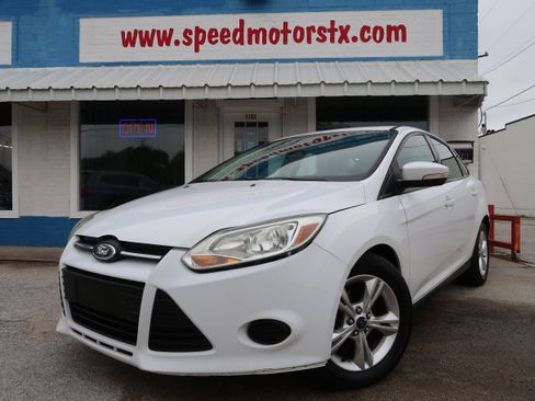 Used 2013 Ford Focus SE FWD image 1