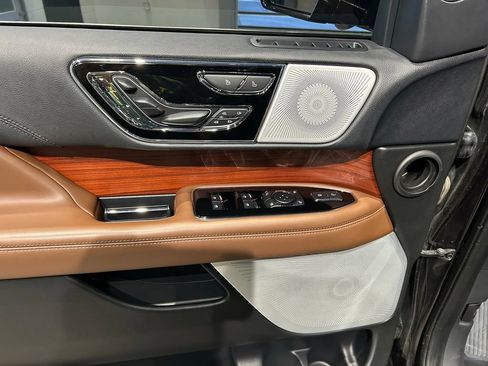 Used 2024 Lincoln Navigator Reserve w/ Equipment Group 201A AWD/4WD image 11