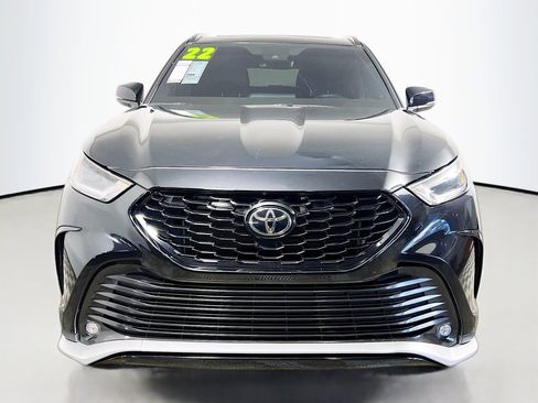 Used 2022 Toyota Highlander XSE image 11