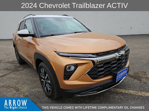Used 2024 Chevrolet TrailBlazer ACTIV w/ Convenience Package FWD image 2