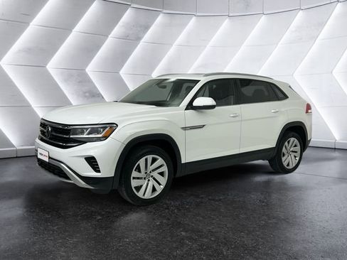 Used 2021 Volkswagen Atlas Cross Sport SE image 3