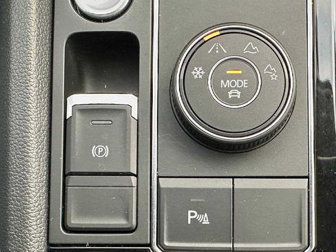 Used 2022 Volkswagen Atlas SE image 32