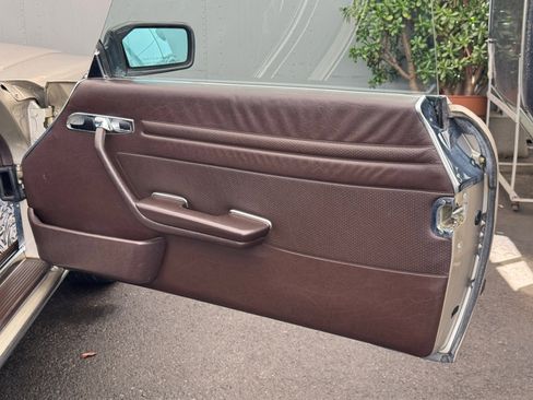 Used 1988 Mercedes-Benz 560 SL image 34