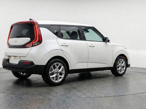 Used 2025 Kia Soul LX w/ LX Technology Package image 9