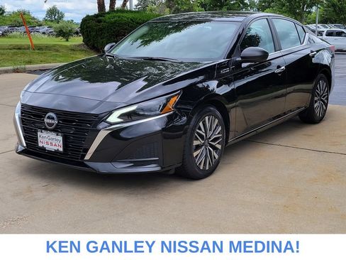 Certified 2025 Nissan Altima 2.5 SV FWD image 7