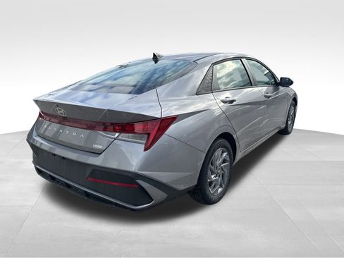 New 2026 Hyundai Elantra Blue image 8