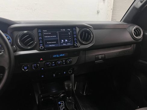 Used 2021 Toyota Tacoma TRD Off-Road AWD/4WD image 19