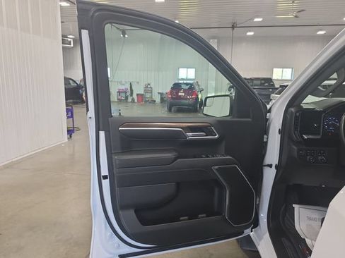 Used 2023 Chevrolet Silverado 1500 LT AWD/4WD image 23