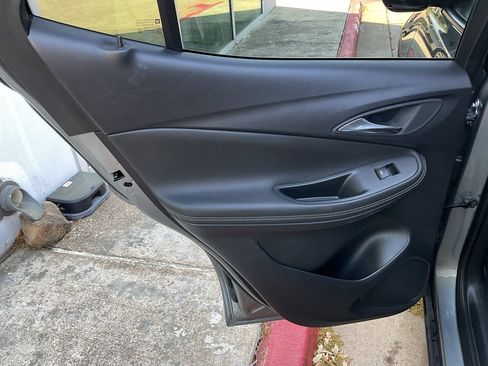 Used 2025 Buick Encore GX Preferred image 18