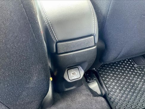 Used 2022 Jeep Renegade Latitude image 46