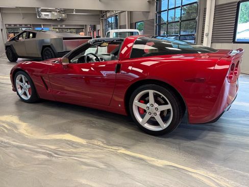 Used 2005 Chevrolet Corvette Coupe w/ Preferred Equipment Group RWD image 29