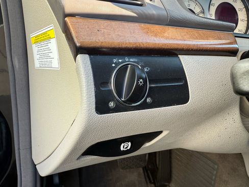 Used 2008 Mercedes-Benz E 350 4MATIC Sedan image 34