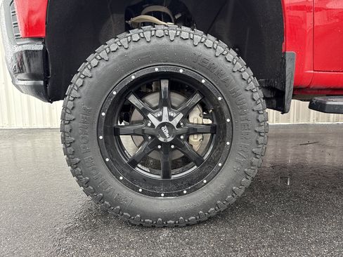 Used 2019 Chevrolet Silverado 1500 Custom Trail Boss w/ Custom Convenience Package image 5