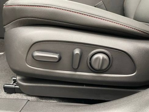 New 2026 Chevrolet Trax RS w/ Sunroof Package image 9