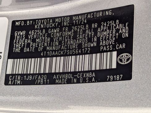 Used 2025 Toyota Camry LE w/ Convenience Package image 17