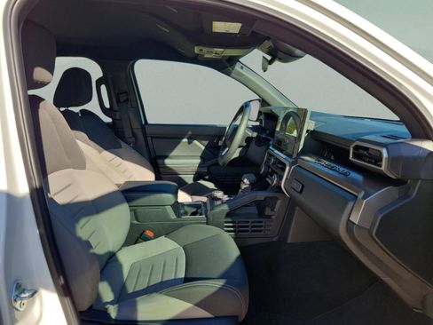 Certified 2025 Toyota Tacoma TRD Off-Road image 25