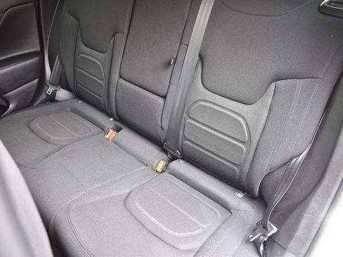 Used 2022 Jeep Renegade Latitude w/ Convenience Group image 22