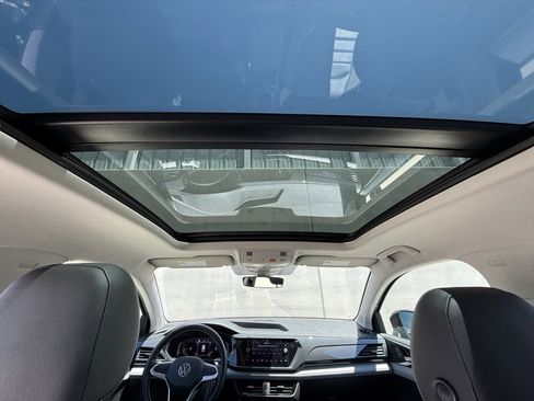 Used 2022 Volkswagen Taos SEL image 8