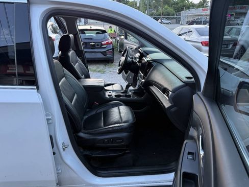 Used 2018 Chevrolet Traverse Premier w/ Driver Confidence II Package FWD image 19