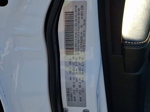 Used 2017 Jeep Cherokee Latitude w/ Comfort/Convenience Group image 27