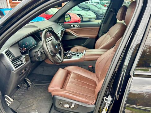 Used 2019 BMW X5 xDrive50i w/ M Sport Package image 11